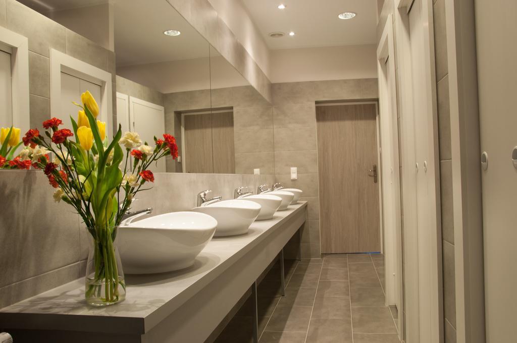Hostel Mango Познань Екстер'єр фото