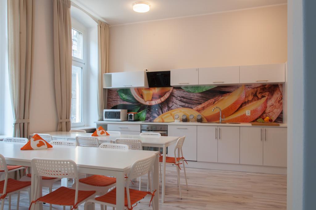 Hostel Mango Познань Екстер'єр фото