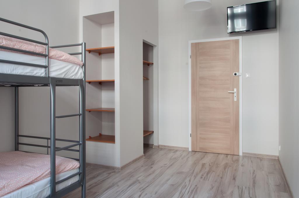 Hostel Mango Познань Екстер'єр фото