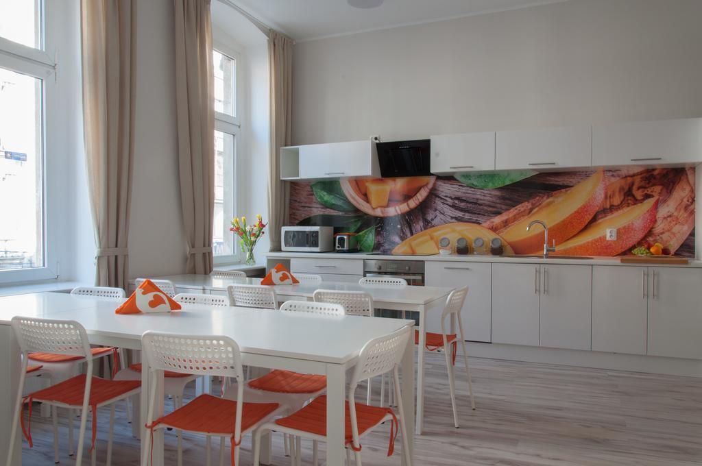 Hostel Mango Познань Екстер'єр фото
