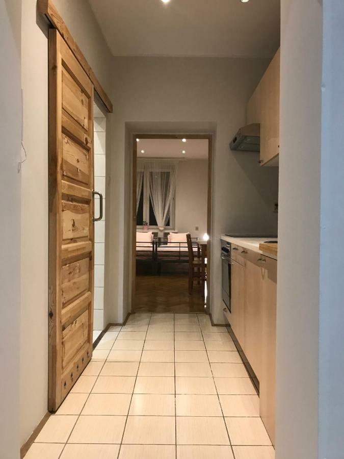 Hostel Mango Познань Екстер'єр фото